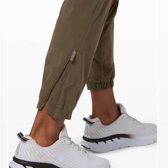 Lululemon adapted state high rise jogger sz14 - Picture 3 of 8